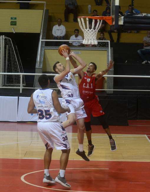 LSB volta à quadra em Mogi das Cruzes