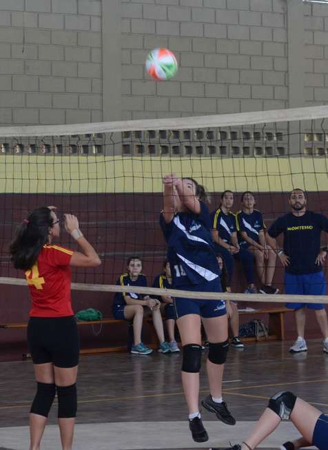 Futsal e vôlei fecham 3ª semana de disputa