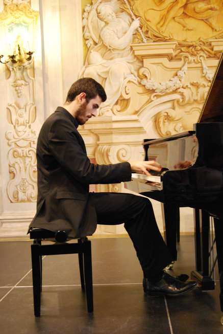 Luca Maringola apresenta recital na Fundec