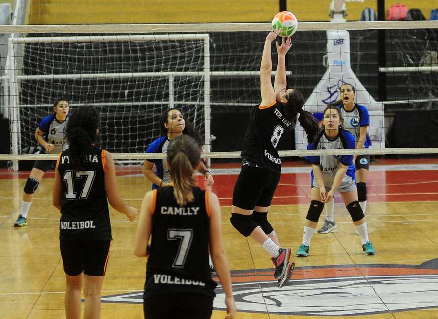 Vôlei e futsal fecham a terceira semana