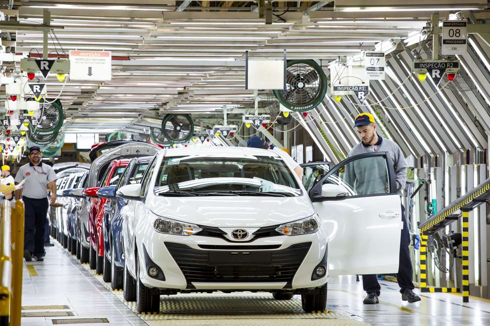 Toyota e sistemistas iniciam terceiro turno