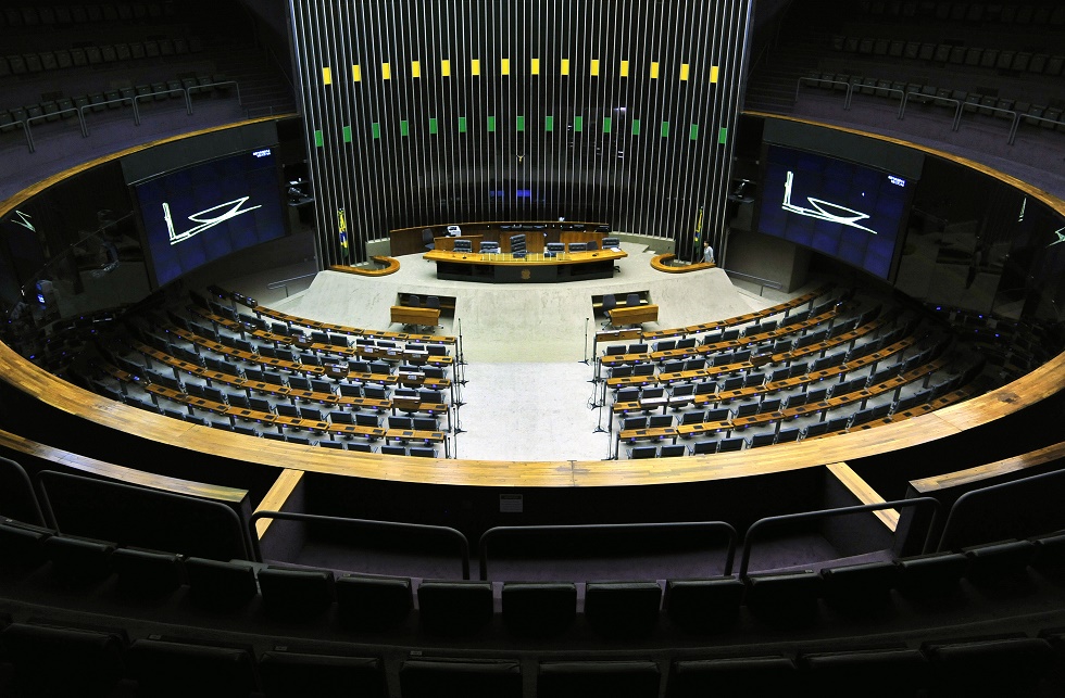 Câmara dos Deputados aprova quarentena para parlamentares