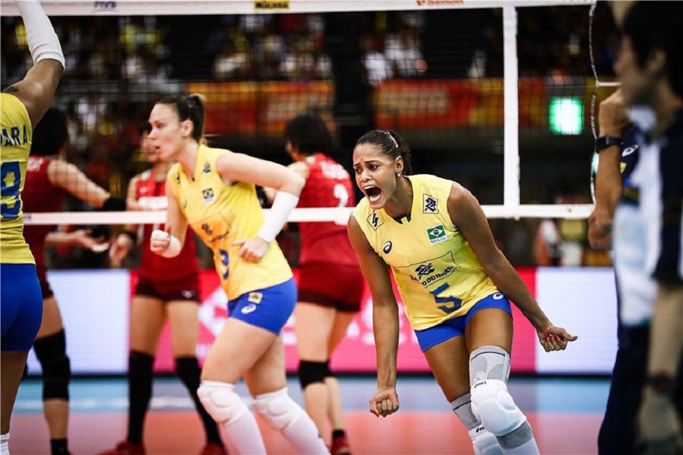 Brasil cai para Sérvia e fica com o vice no Mundial de vôlei feminino