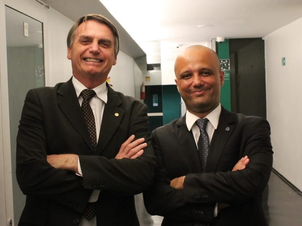 Deputado federal Major Vitor Hugo (PSL/GO) e presidente Jair Bolsonaro. Crédito da Foto: Reprodução/Twitter