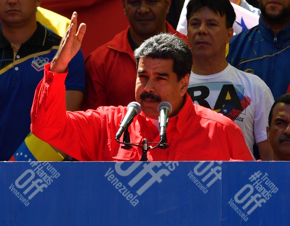 Maduro rompe relações com a Colômbia e ameaça Guaidó