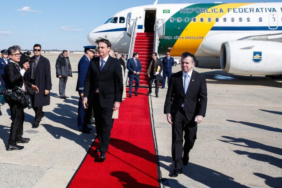 Bolsonaro chega aos Estados Unidos em busca de parcerias