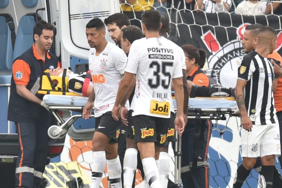 Corinthians vence Santos e fica em vantagem nas semifinais do Paulista