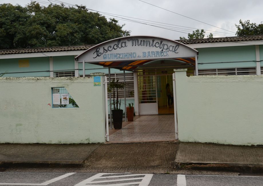 Mães reclamam de falta de vagas em escola da Vila Hortência