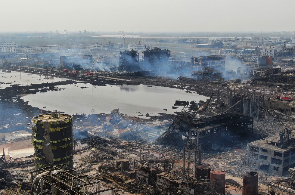 Explosão em fábrica de produtos químicos na China deixa 64 mortos