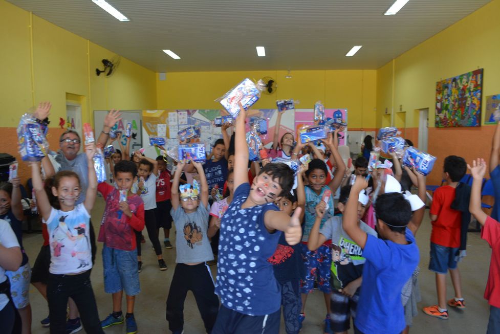 Crianças do Monteiro Lobato têm festa de Páscoa