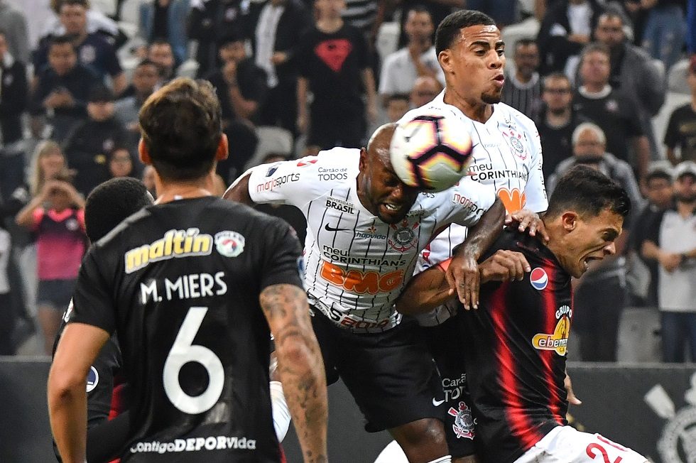 Corinthians vence Deportivo Lara e encaminha vaga na Sul-Americana