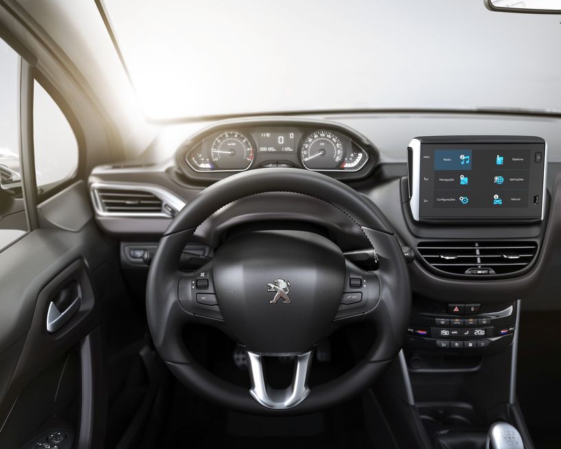 Peugeot 2008 ganha novo visual e política de preços agressiva