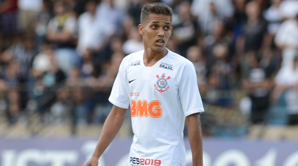 Venda de Pedrinho ‘azeda’ relação entre Corinthians e Benfica