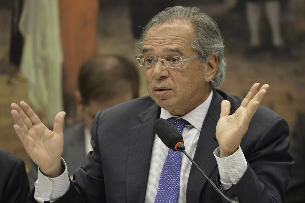 Guedes fala em Congresso decidir sobre cortes e contingenciamentos