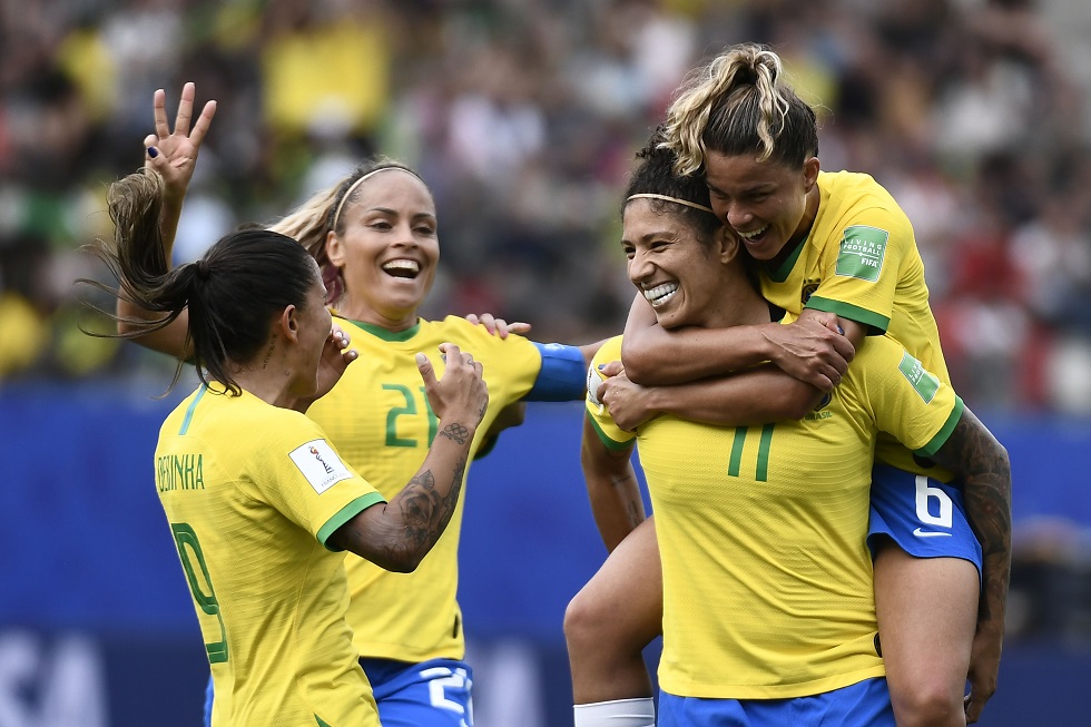Brasil goleia a Jamaica por 3 a 0 na estreia da Copa
