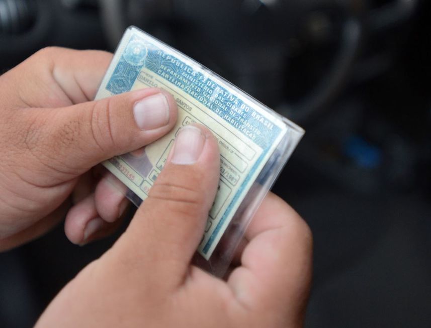 Detran/SP identifica 250 CNHs suspeitas de ‘hospedar’ multas