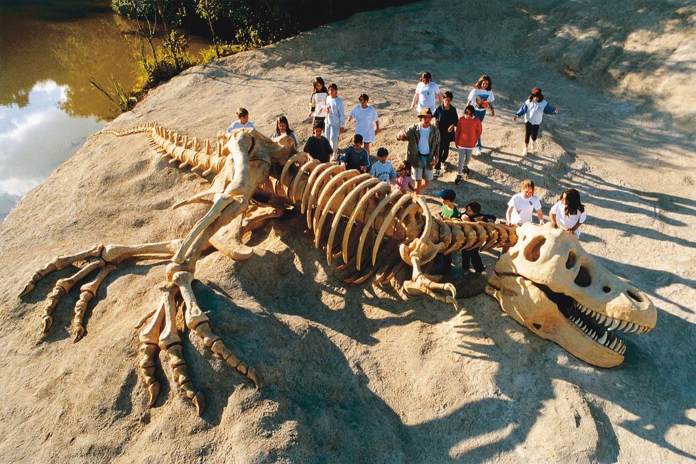 Mundo dos dinossauros é diversão garantida nas férias