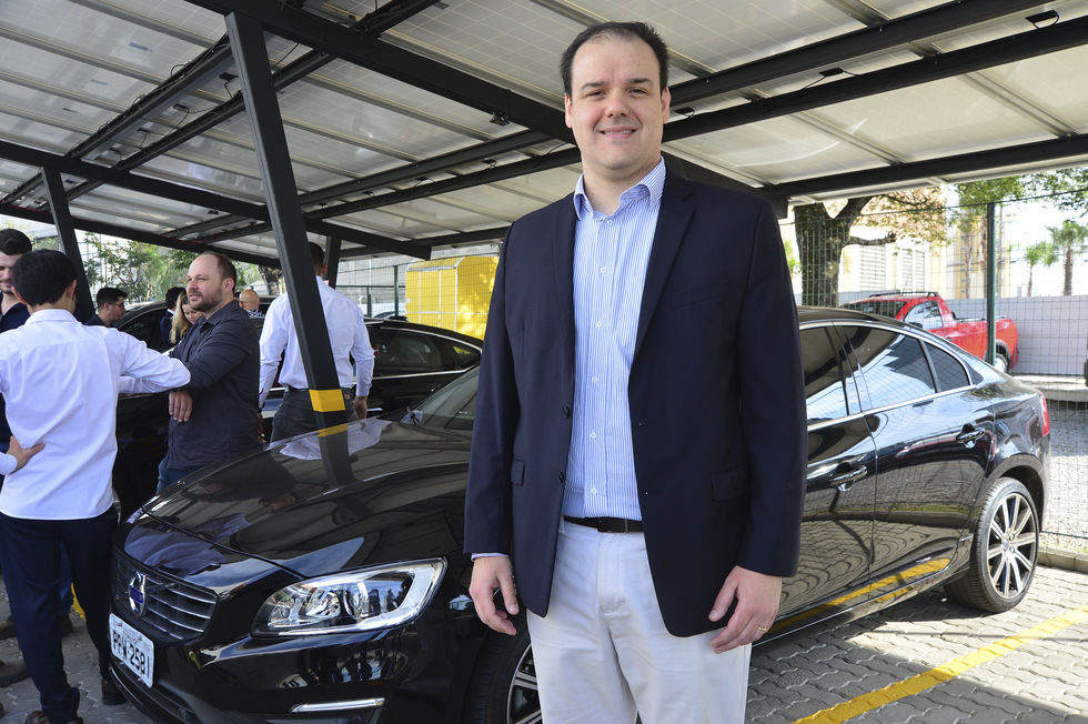Sorocaba recebe 3º ponto de recarga para carros elétricos