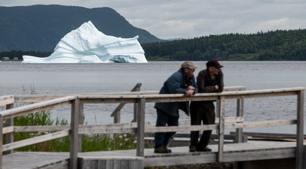 Caçadores de icebergs vivem tempos de abundância no Canadá
