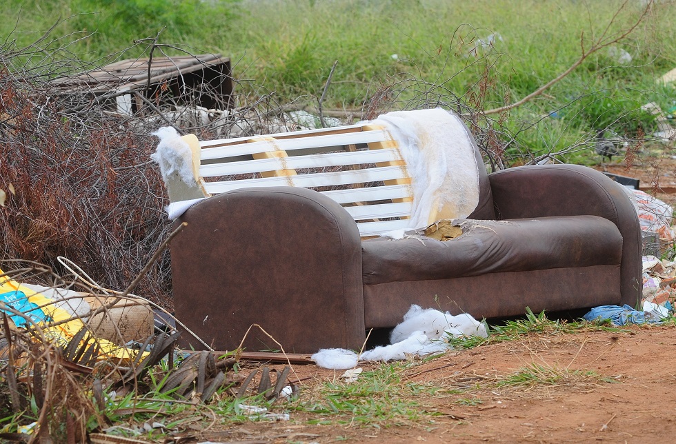 Reportagem do Cruzeiro do Sul encontrou diversos pontos da cidades com acúmulo de lixo e entulho nesta quarta-feira (21)