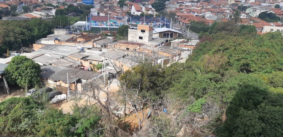 Moradores reclamam de construções irregulares em área de preservação