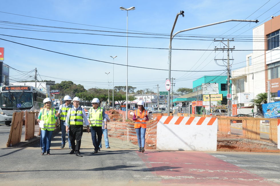 Prefeita aprova intervenções em obras do BRT