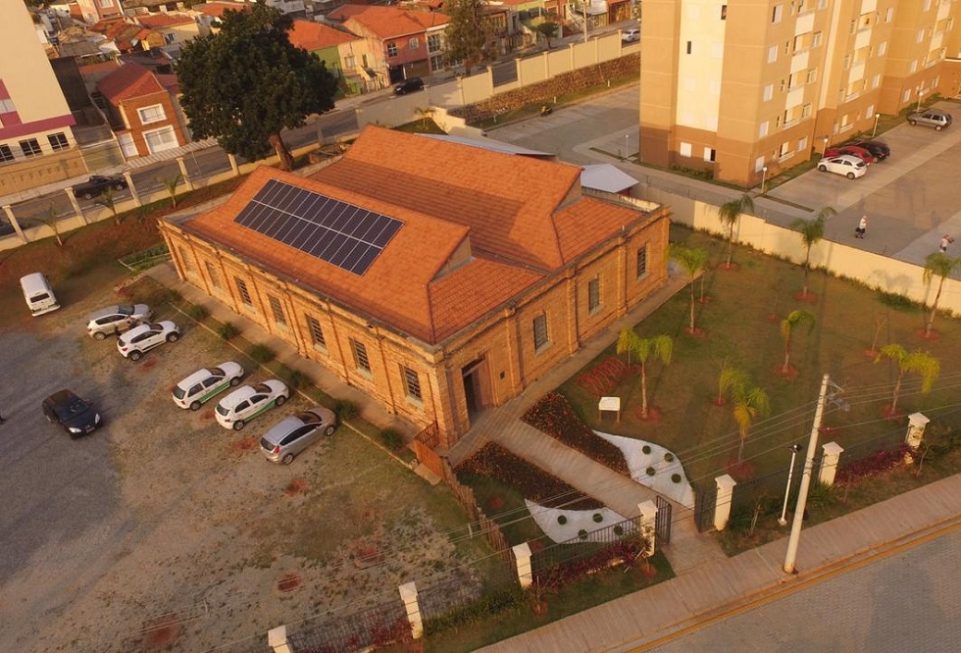 Prédio da sede da Secretaria do Meio Ambiente ganha placas solares
