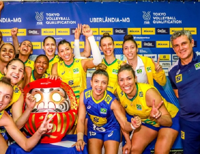 Seleção Brasileira feminina de vôlei vence 2º jogo em Tóquio no tie break