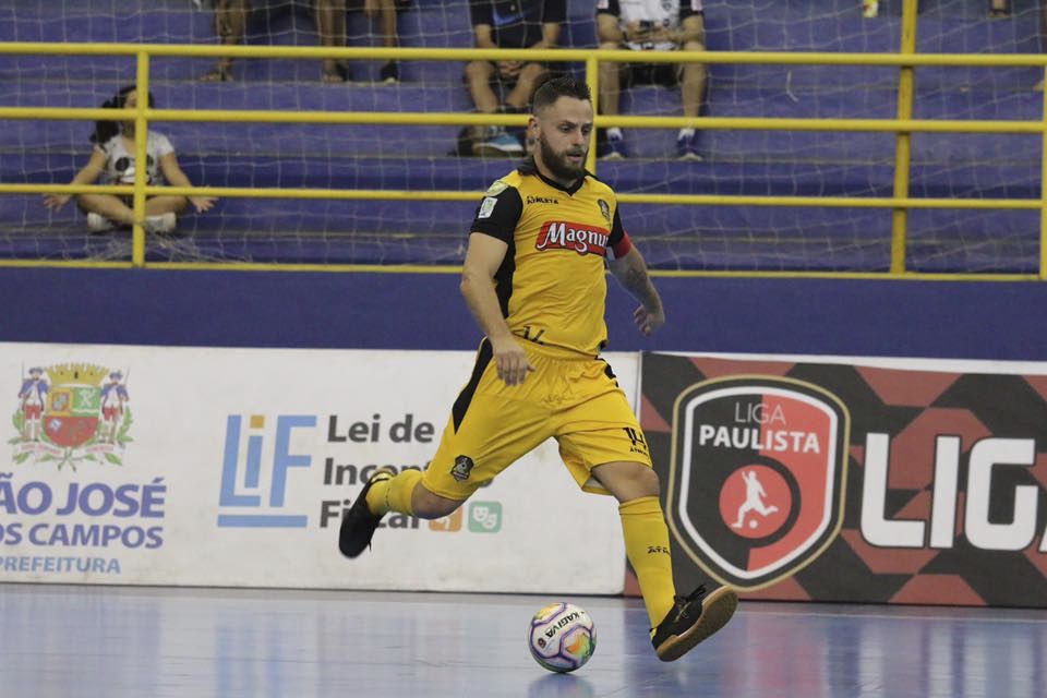 Magnus inicia no PR oitavas da Liga Nacional de Futsal