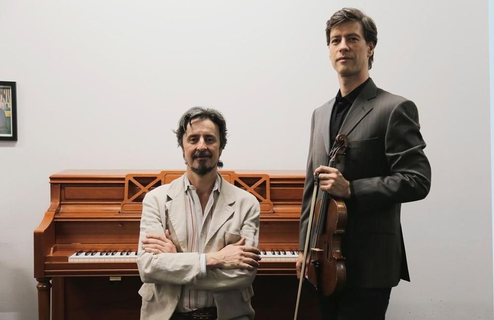 Violinista Adam Totam faz recital na Fundec com Leonardo Fernandes