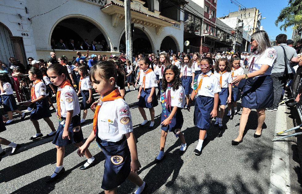 Desfile em Sorocaba comemora o Dia da Independência