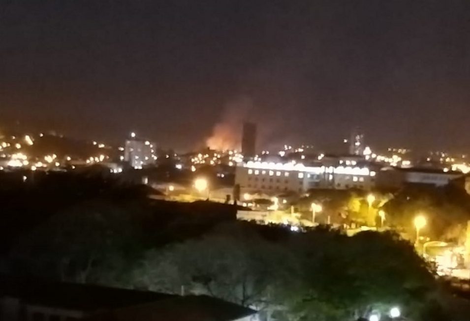 Fogo atinge área em Sorocaba próxima à rodovia Raposo Tavares