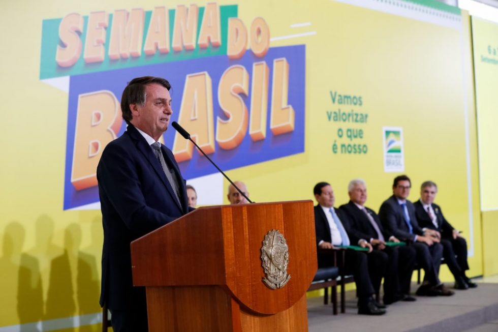 Bolsonaro pede para população usar verde e amarelo no Dia da Independência