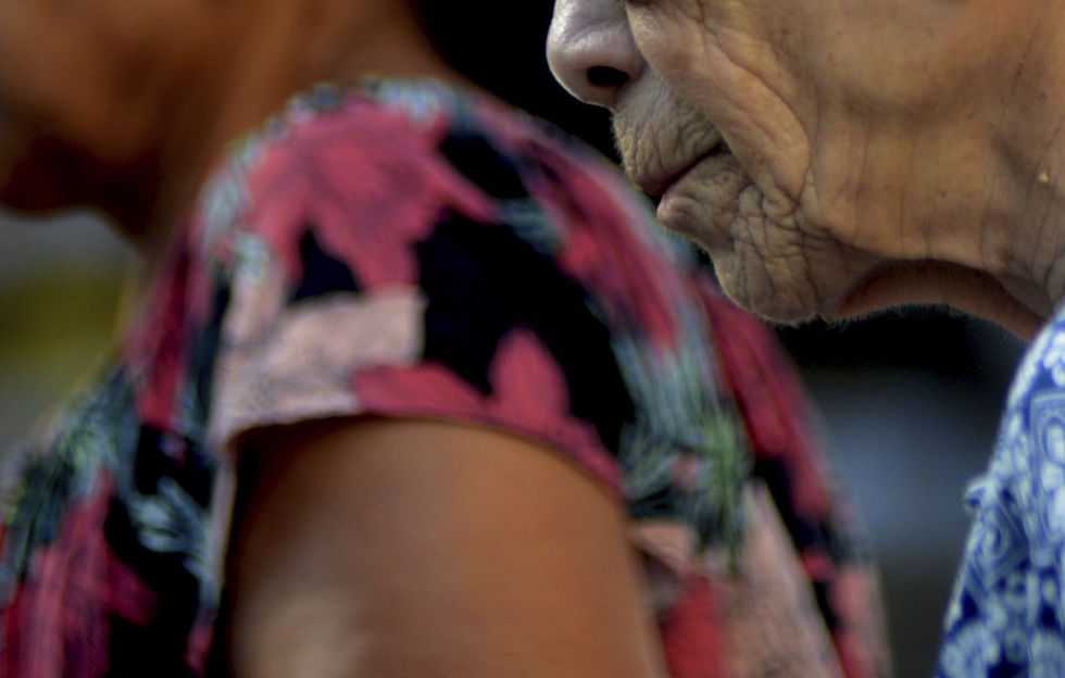 Sobe o número de denúncias de violência contra idosos