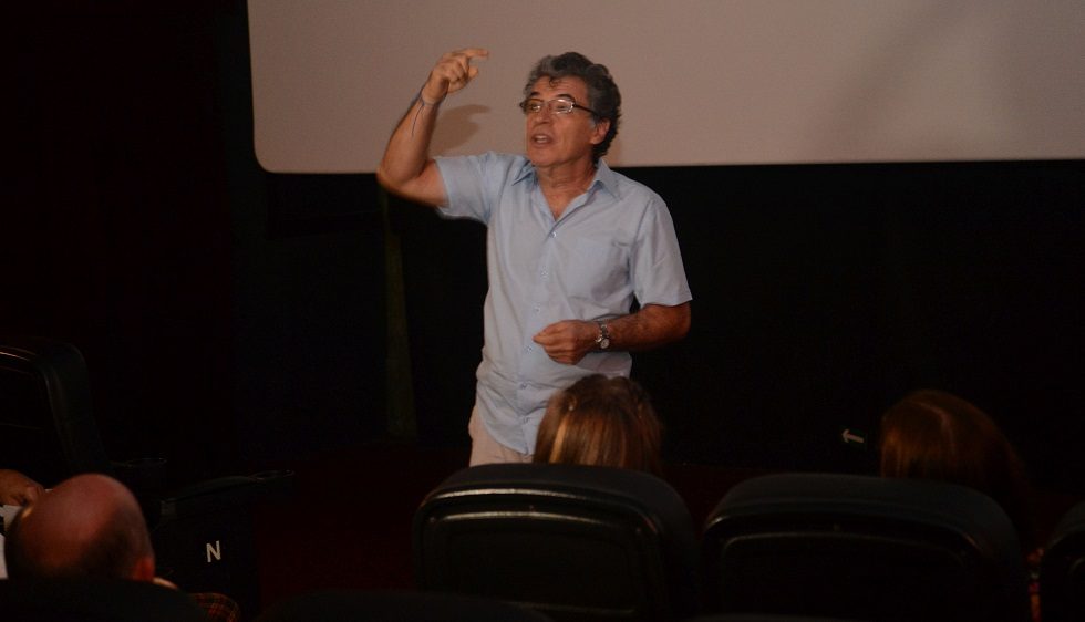 Paulo Betti se emociona ao mostrar ‘A fera na selva’ em Sorocaba