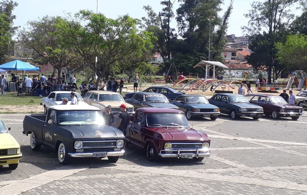 Domingo tem Encontro de Carros Antigos