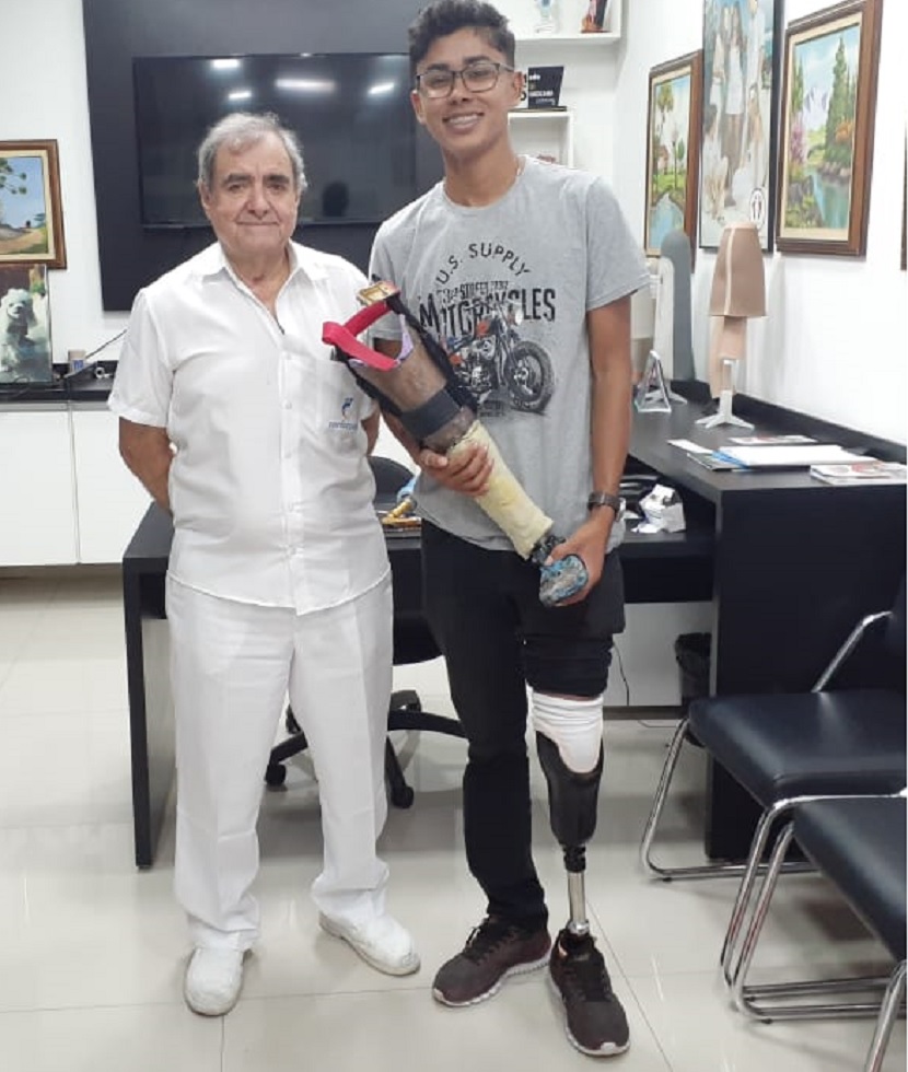 Rapaz ganha prótese para a perna em Sorocaba; veja o vídeo