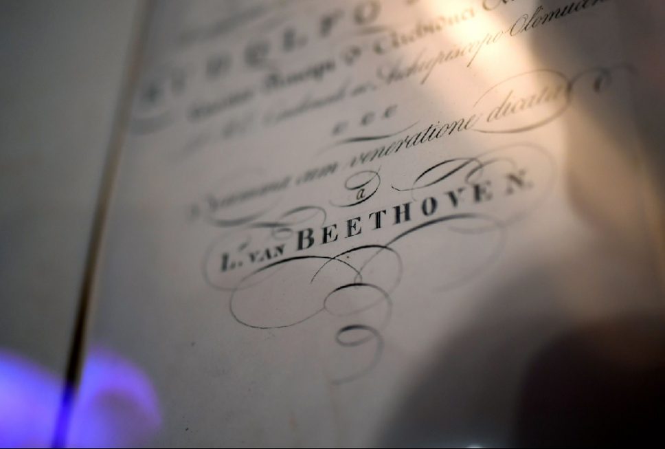 Inteligência artificial é usada para completar sinfonia inacabada de Beethoven