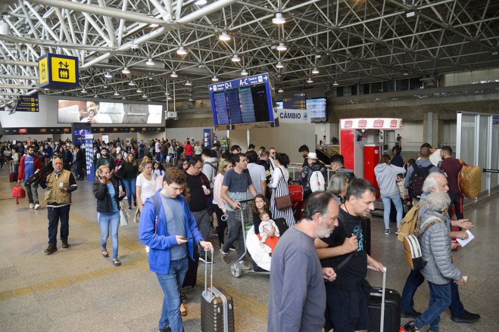 Argentina veta venda de bilhete aéreo até setembro