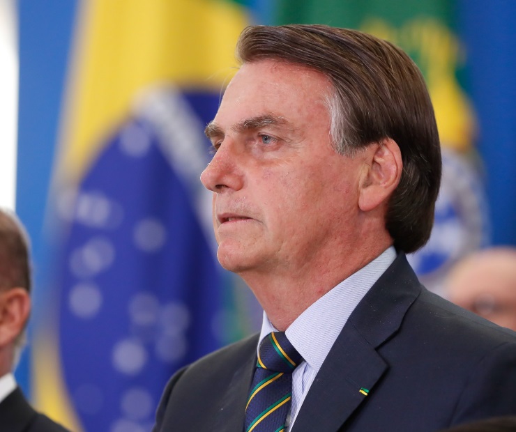 Bolsonaro avalia recriar pasta da Cultura para ter Regina Duarte