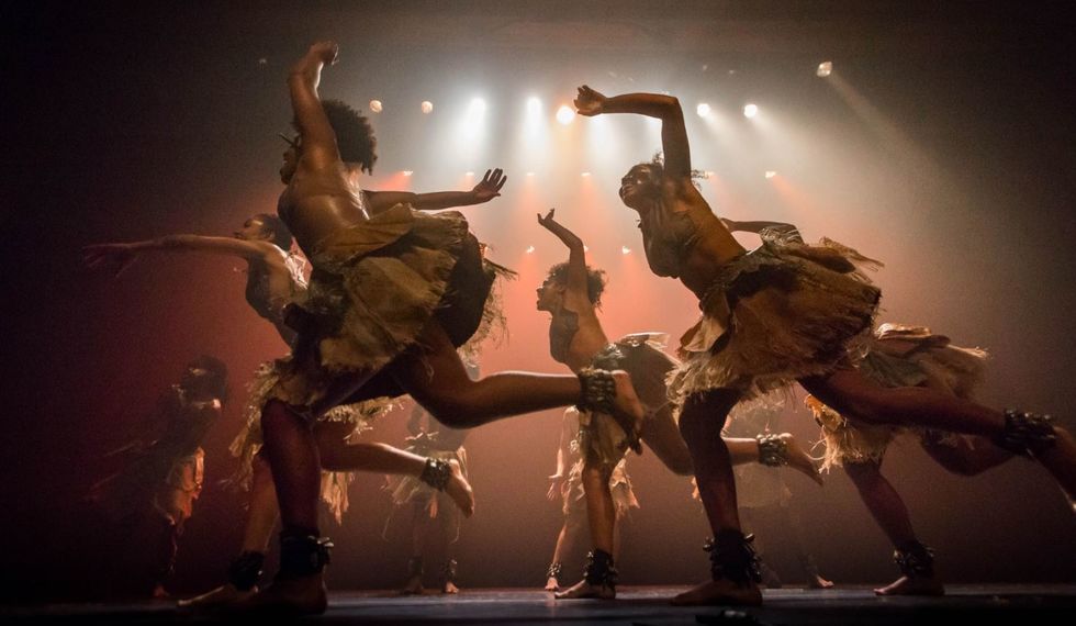 Cia Gumboot Dance apresenta ‘Subterrâneo’ no Sesc Sorocaba