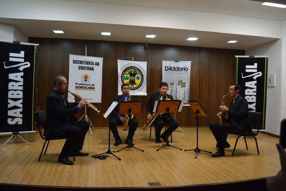 Presença: Quarteto de saxofones SaxBrasil