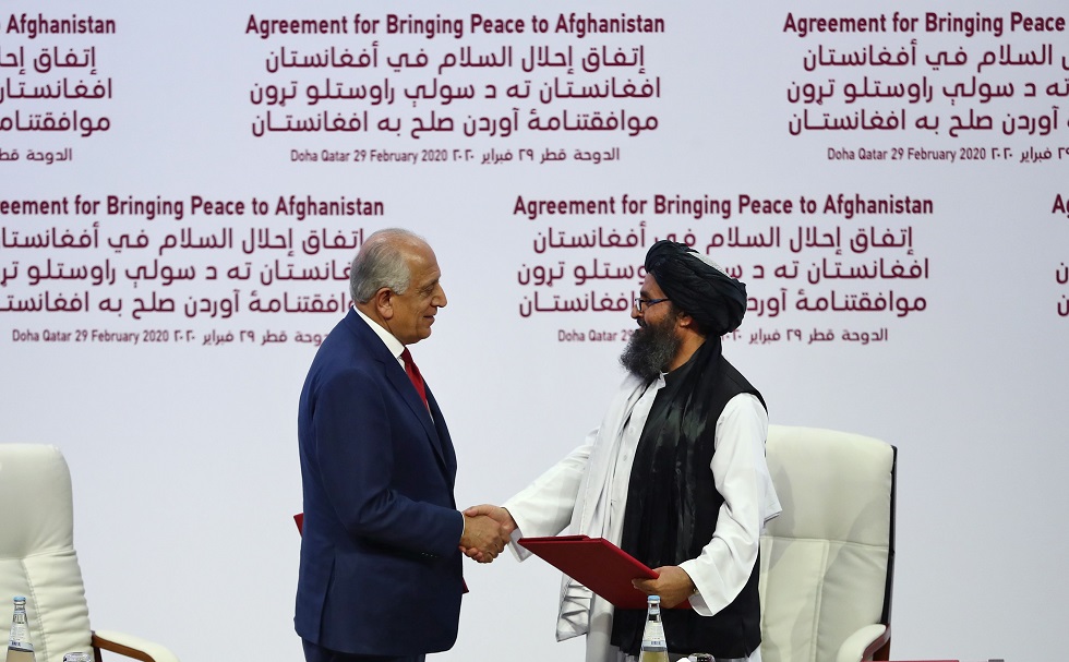 EUA e Talibã assinam histórico acordo para retirar tropas americanas do Afeganistão
