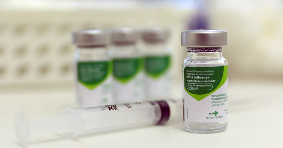 Campanha de vacinação contra a gripe será antecipada devido ao coronavírus