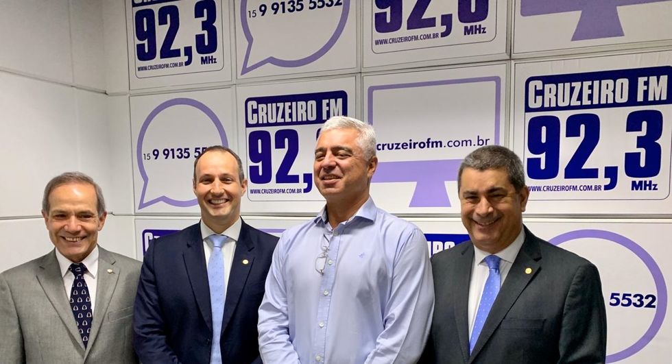 Parlamentares visitam o Cruzeiro do Sul e a Cruzeiro FM