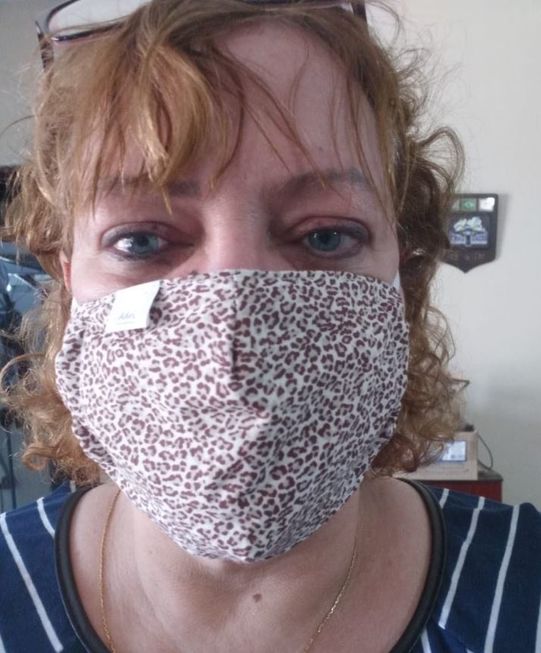 Máscara caseira de pano como proteção alternativa