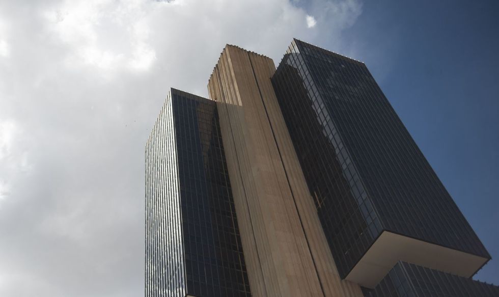 BC aprova emissão de R$ 17,5 bi em títulos para ajudar bancos