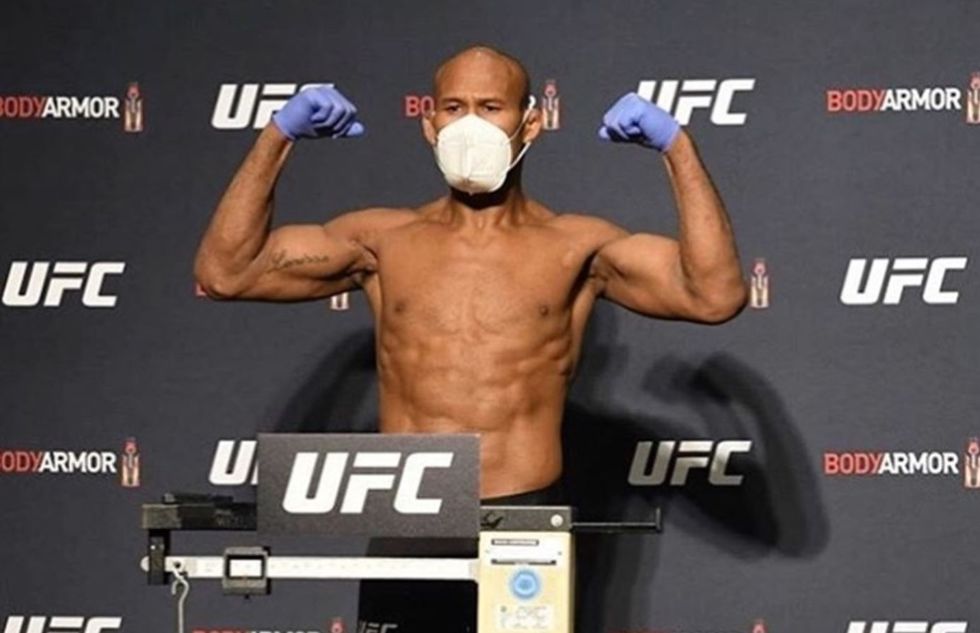 Jacaré testa positivo para Covid e perde luta