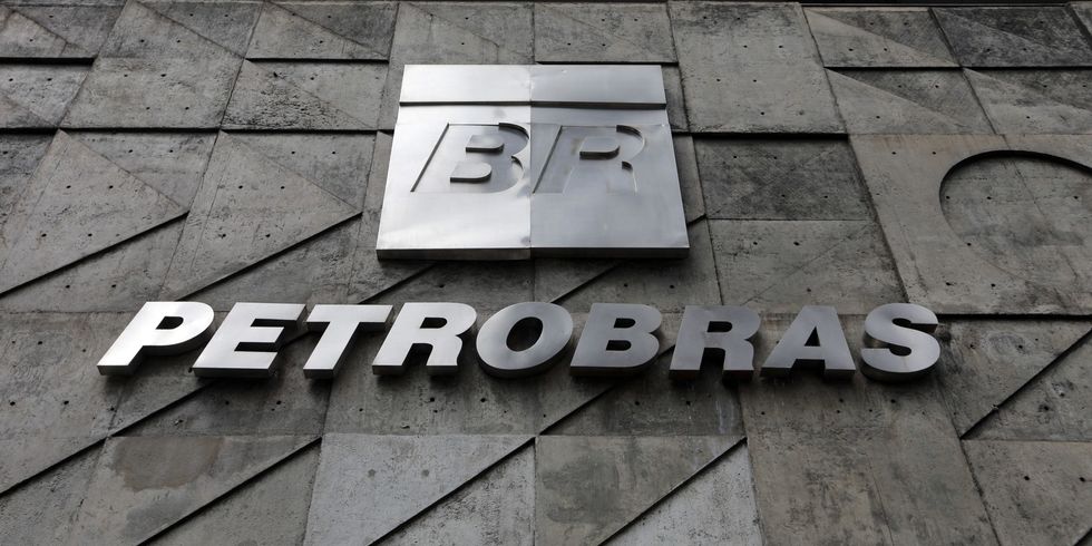 Acordo evita demissões na Petrobras por 2 anos