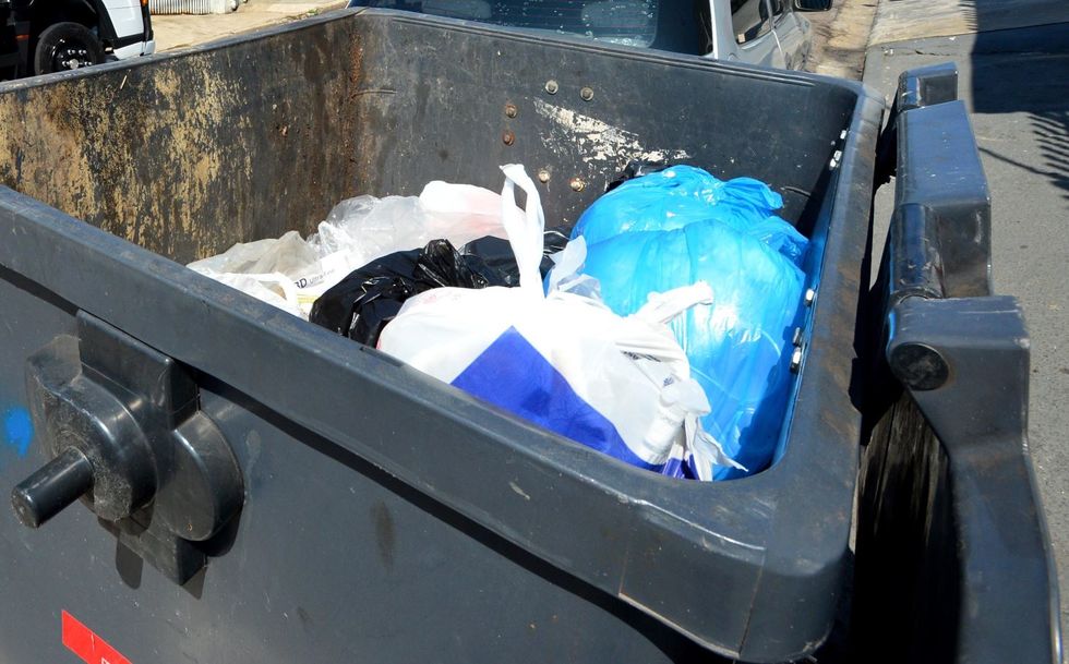 Visa alerta sobre descarte de lixo